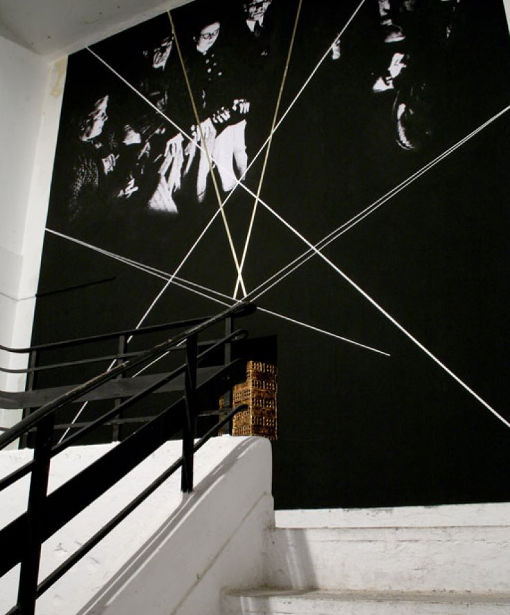 Hypnosis, 2012, <br />
Wall painting, collage, bricks and gold leaves, 450x380 cm